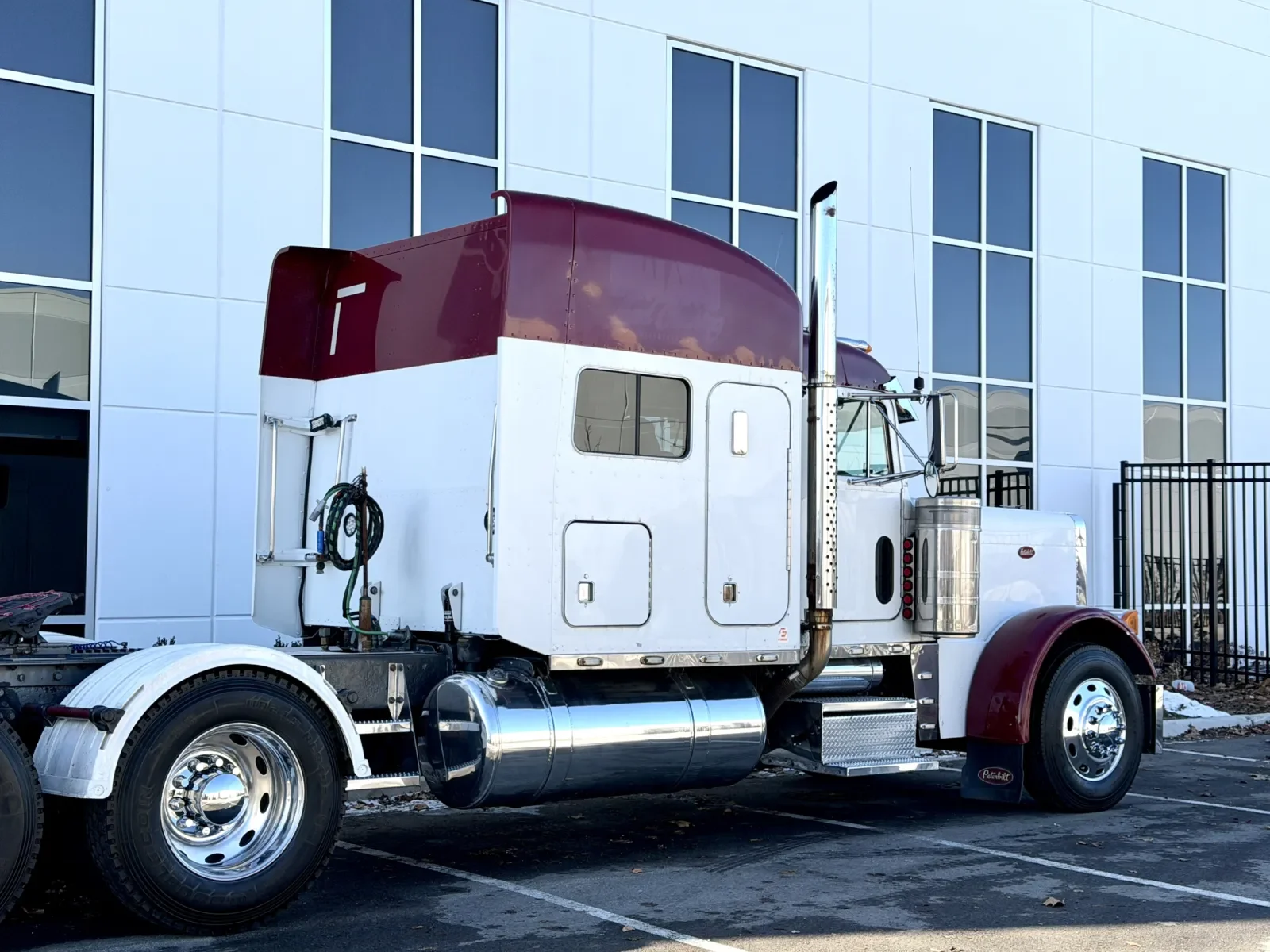 1998 Peterbilt 379 in New Lenox, IL — photo 7