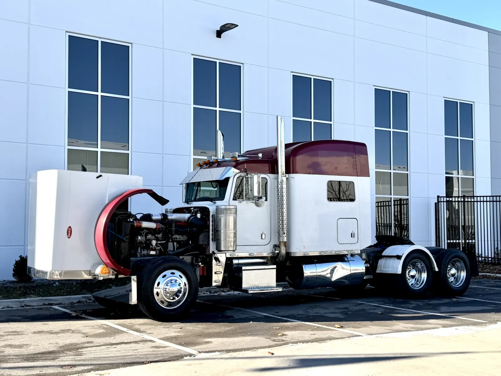 1998 Peterbilt 379 in New Lenox, IL — photo 10