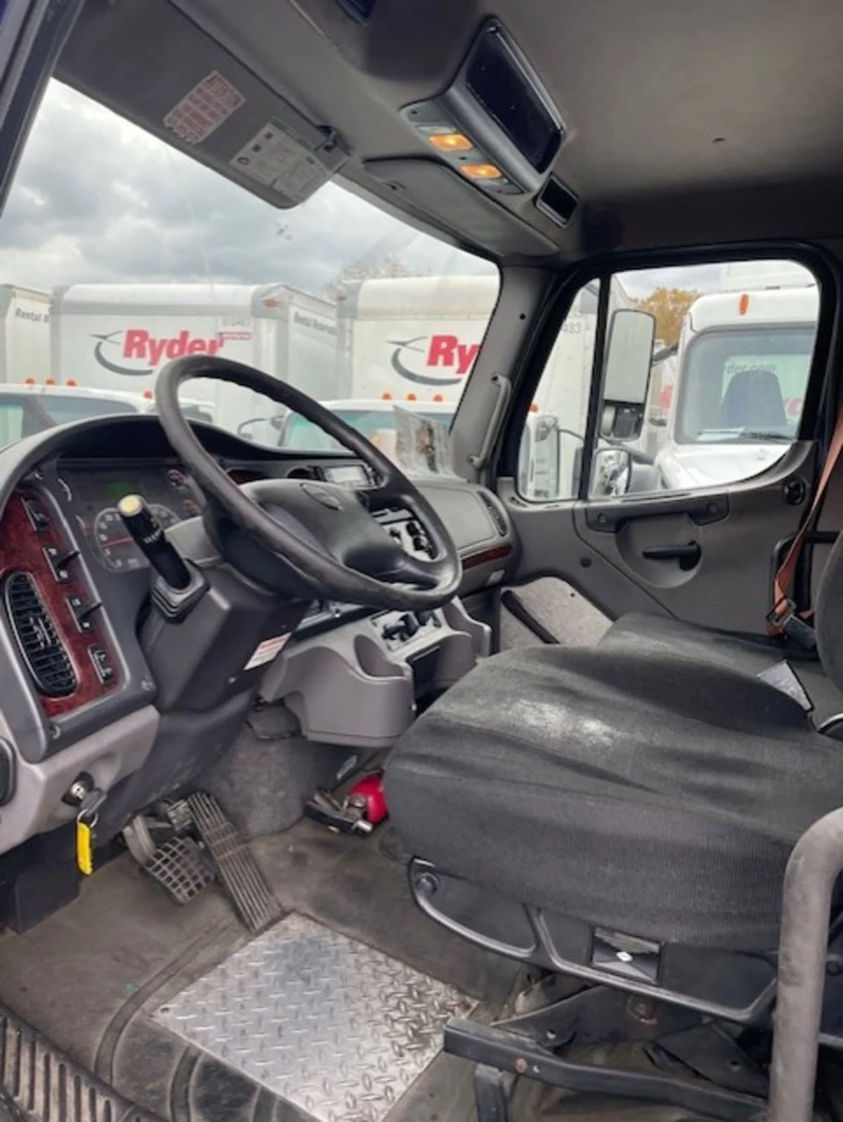 2018 Freightliner M2 106 - image 8