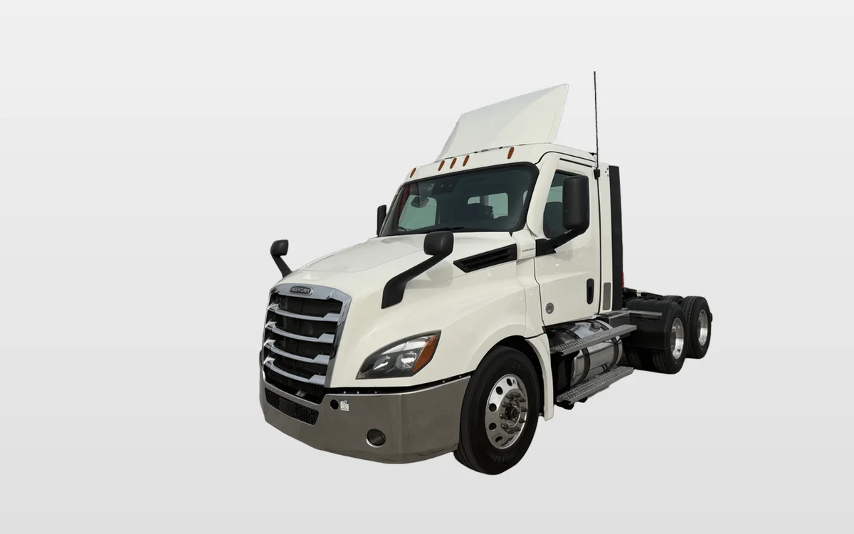 2021 FREIGHTLINER CASCADIA 126 - image 1