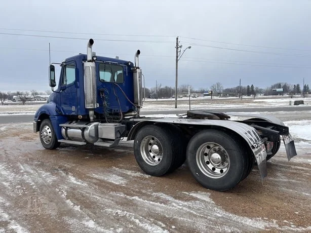 2007 Freightliner Columbia in MN — photo 6