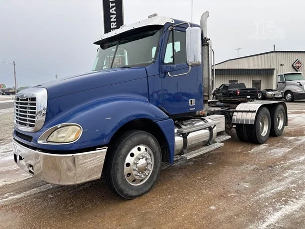 2007 Freightliner Columbia in MN