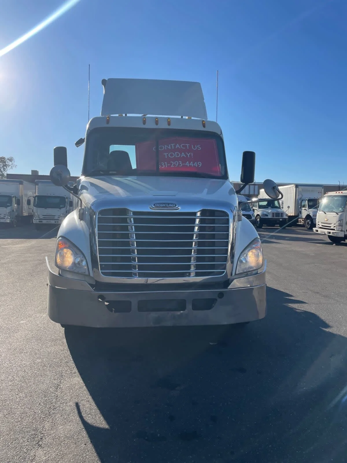 2018 Freightliner Cascadia in Farmingdale, NY — photo 2