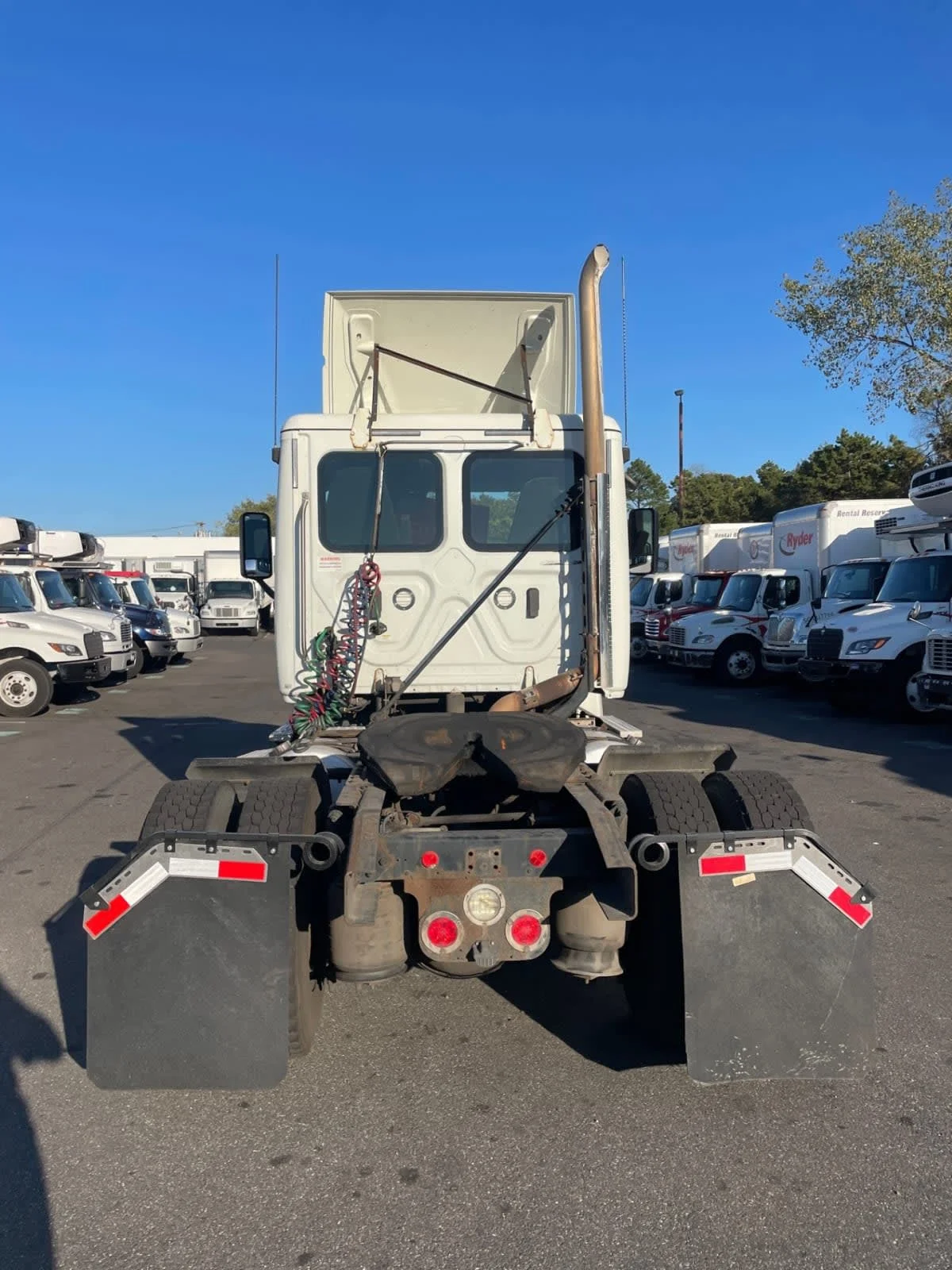 2018 Freightliner Cascadia - image 5