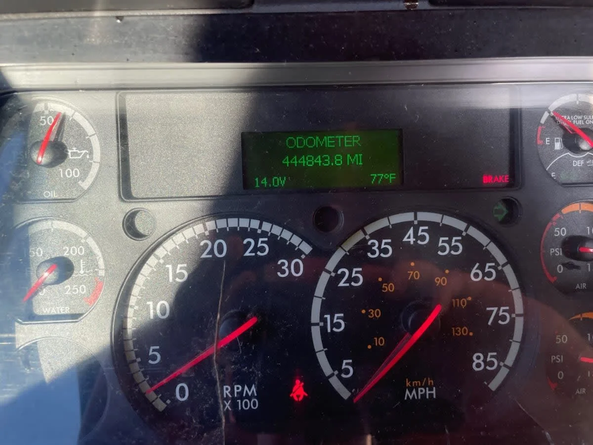 2018 Freightliner Cascadia - image 9