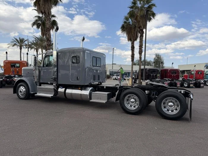 2027 Peterbilt 589 in Phoenix, AZ — photo 5