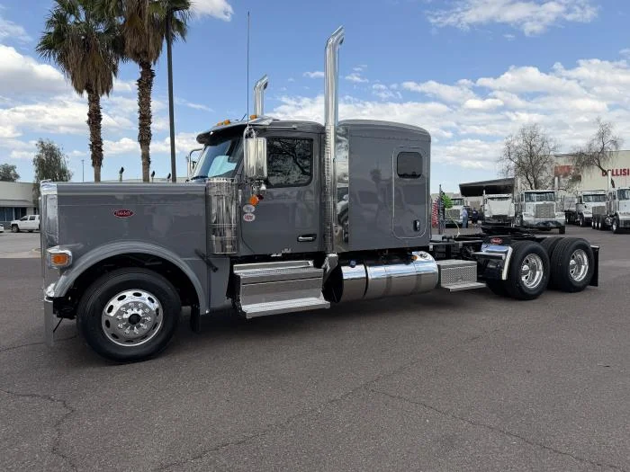 2027 Peterbilt 589 in Phoenix, AZ — photo 4