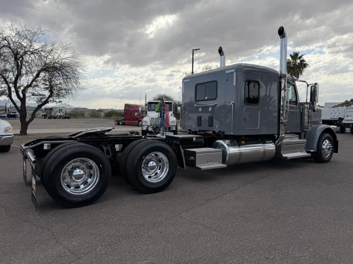 2027 Peterbilt 589 in Phoenix, AZ — photo 8