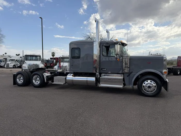 2027 Peterbilt 589 in Phoenix, AZ — photo 9