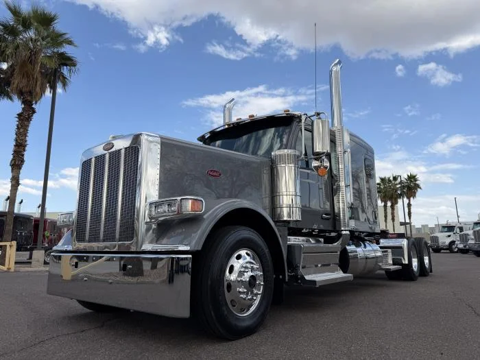 2027 Peterbilt 589 in Phoenix, AZ — photo 2