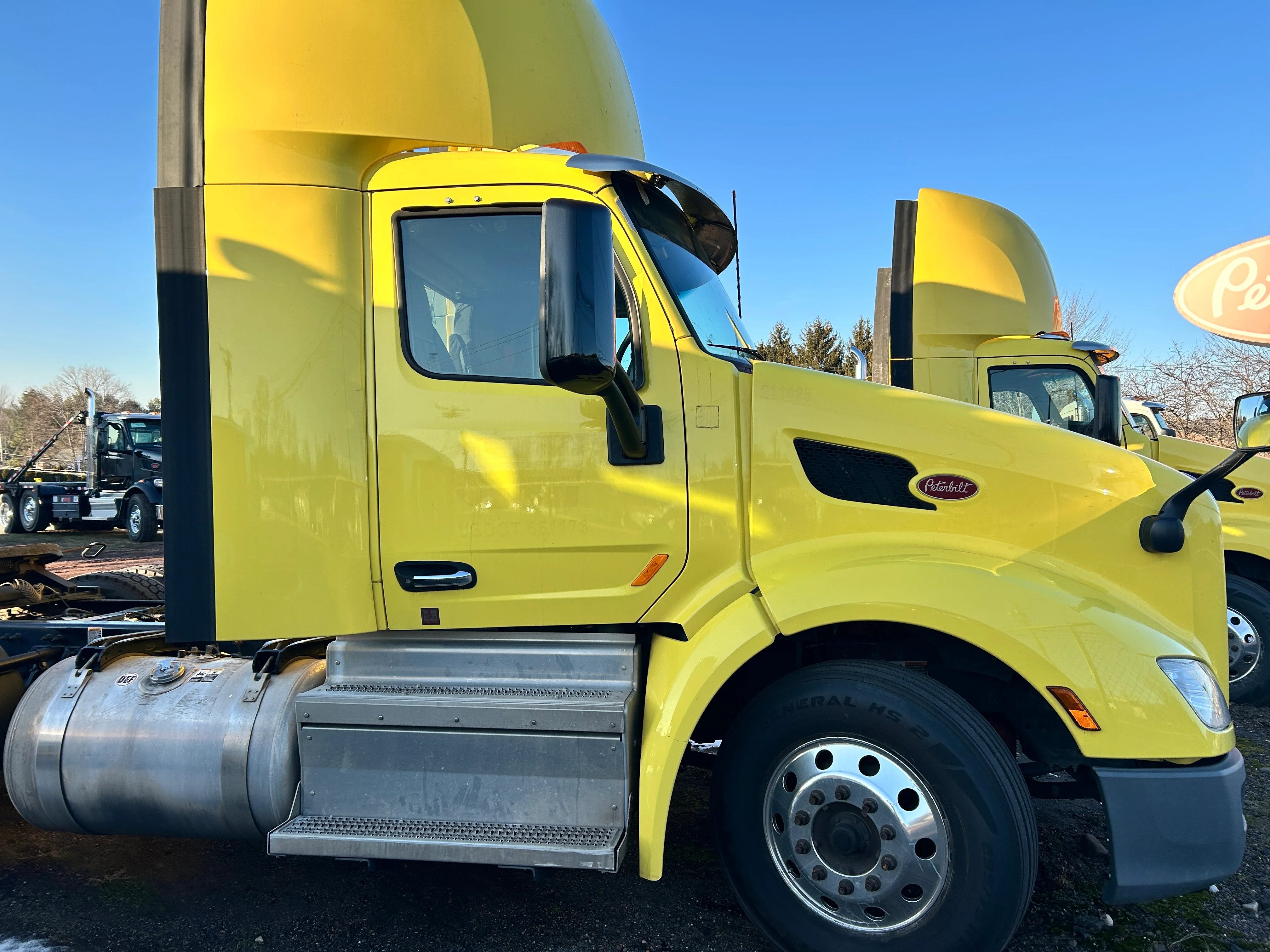 2021 Peterbilt 579 in Plainville, MA — photo 7