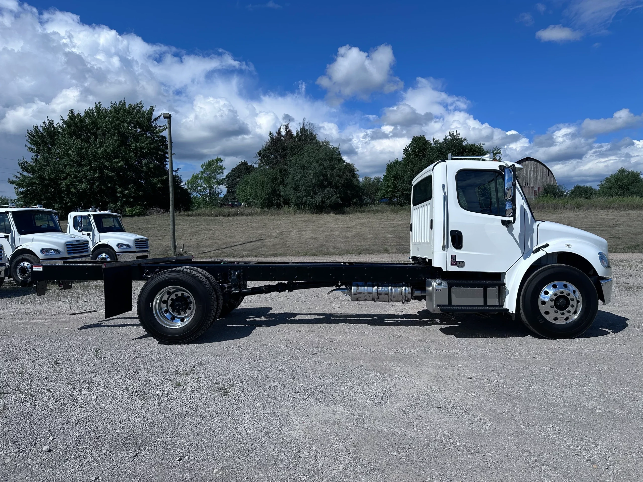 2026 Freightliner M2 106 - image 4