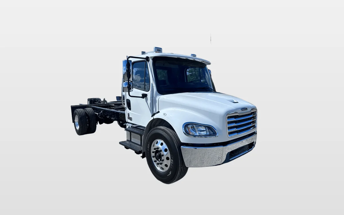 2026 Freightliner M2 106 - image 1
