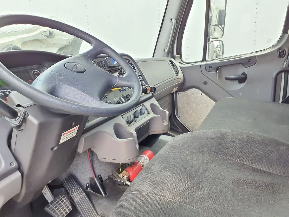 2018 Freightliner M2 106 in Miami, FL — photo 7