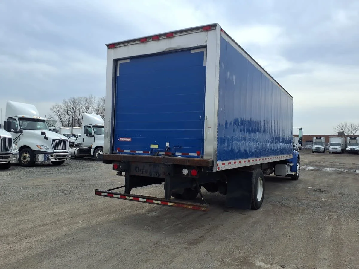 2020 Freightliner M2 106 in Taylor, MI — photo 4