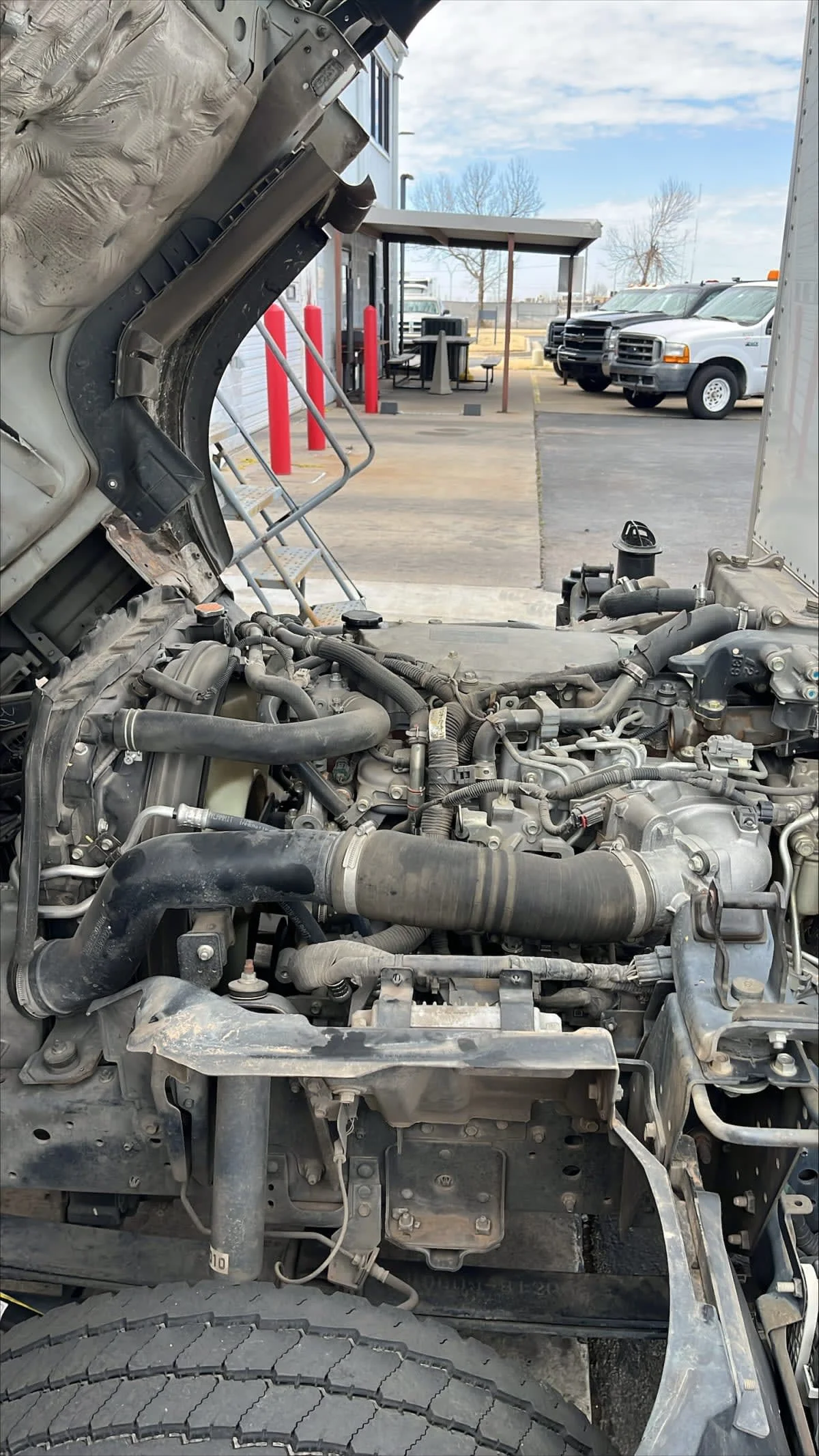 2019 Isuzu NPR - image 9