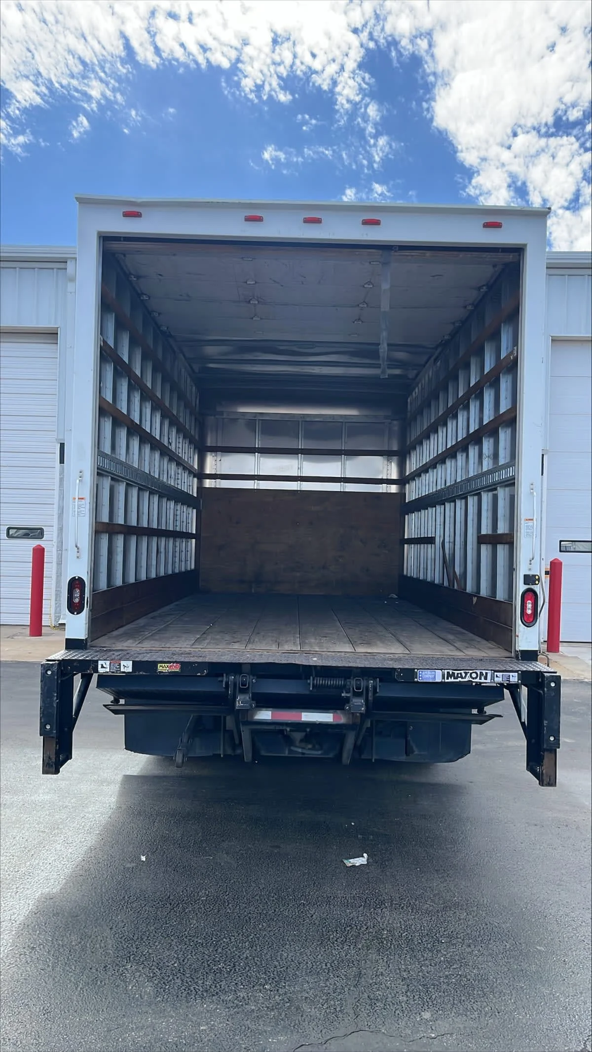 2019 Isuzu NPR - image 8