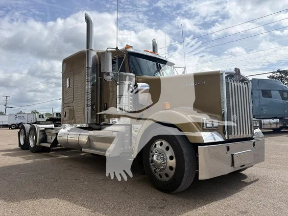 2024 Kenworth W900 in Richland, MS — photo 2