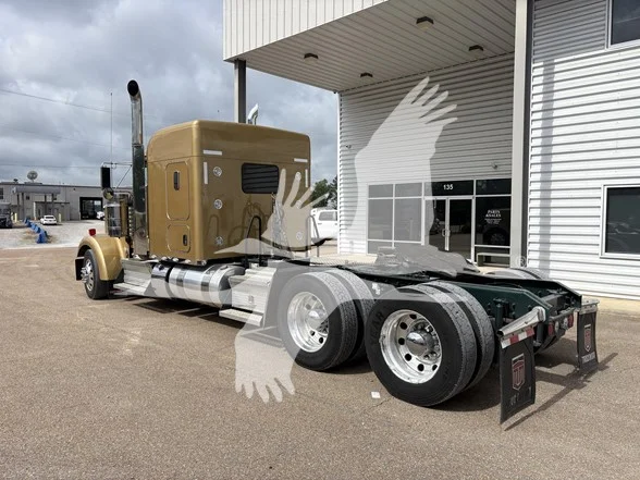 2024 Kenworth W900 in Richland, MS — photo 6