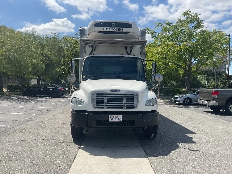 2020 Freightliner M2 106 - image 2