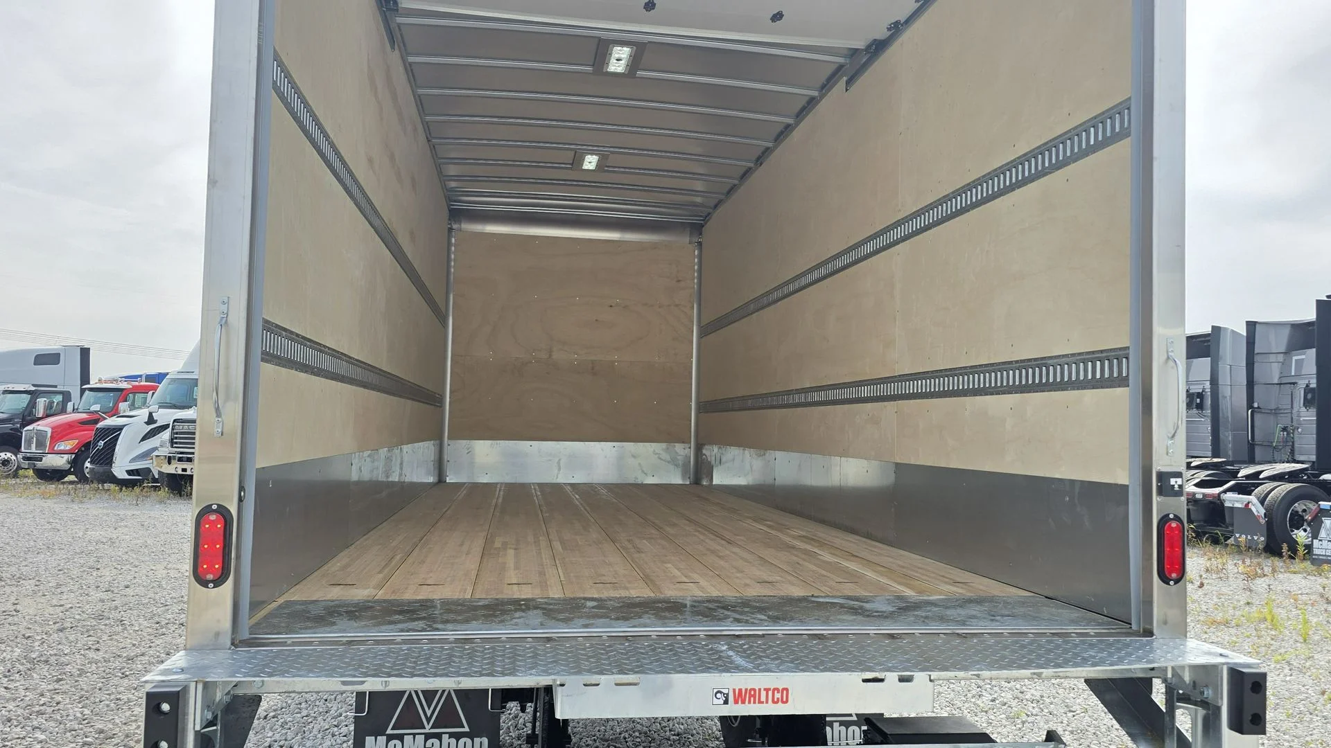 2026 Hino L6 in London, OH — photo 5