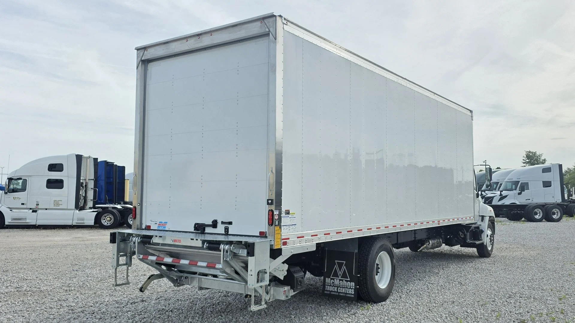 2026 Hino L6 in London, OH — photo 4