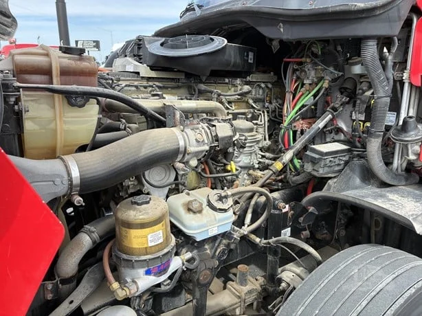 2014 Freightliner Cascadia - image 28