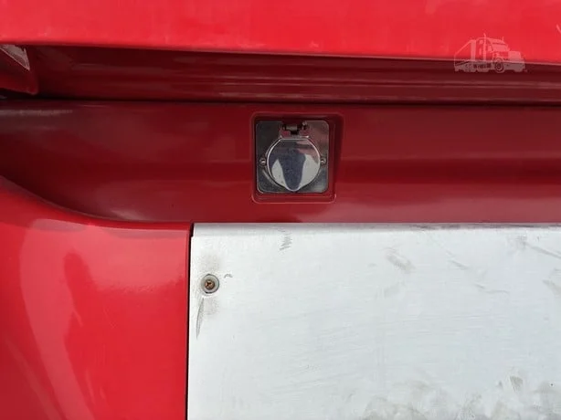 2014 Freightliner Cascadia - image 12