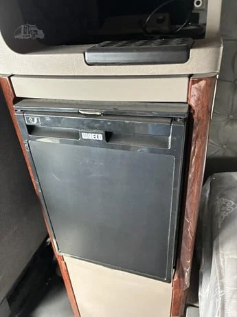 2014 Freightliner Cascadia - image 43