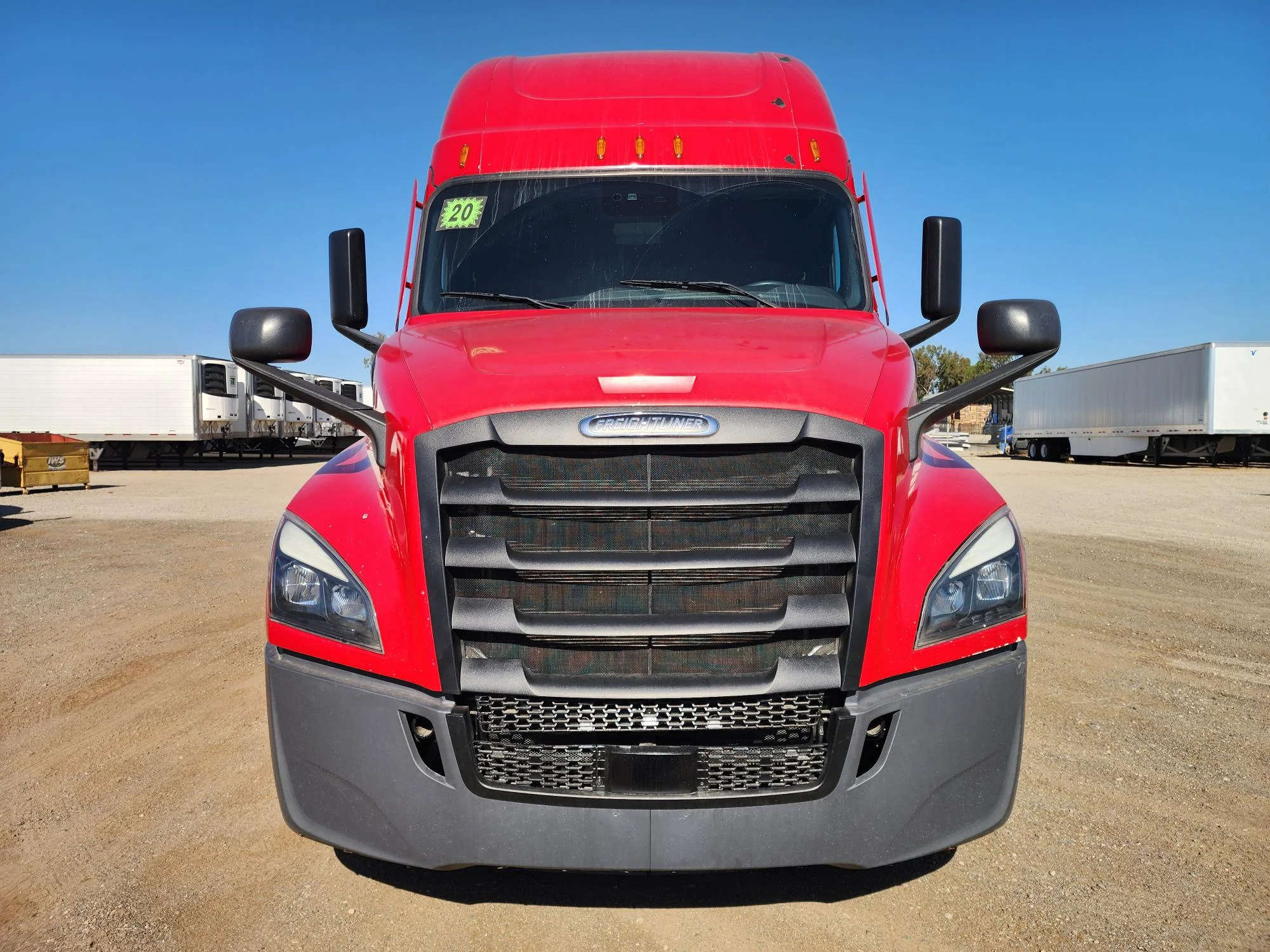 2020 Freightliner Cascadia in Fresno, CA — photo 2