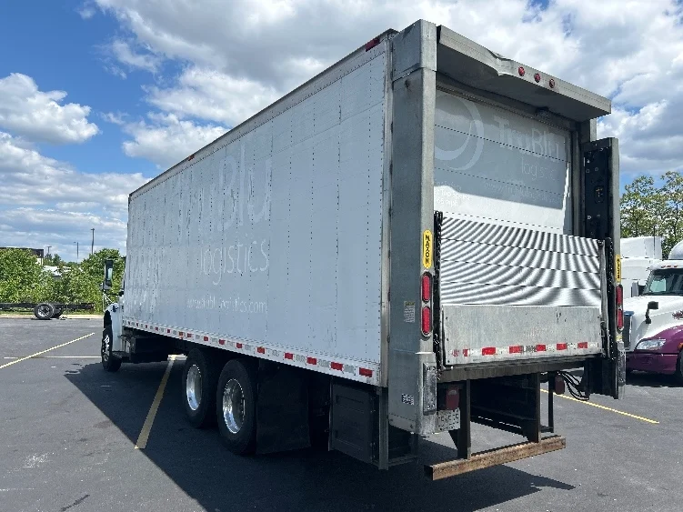 2019 Freightliner M2 106 in Jessup, MD — photo 6