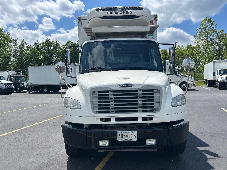 2019 Freightliner M2 106 in Jessup, MD — photo 2