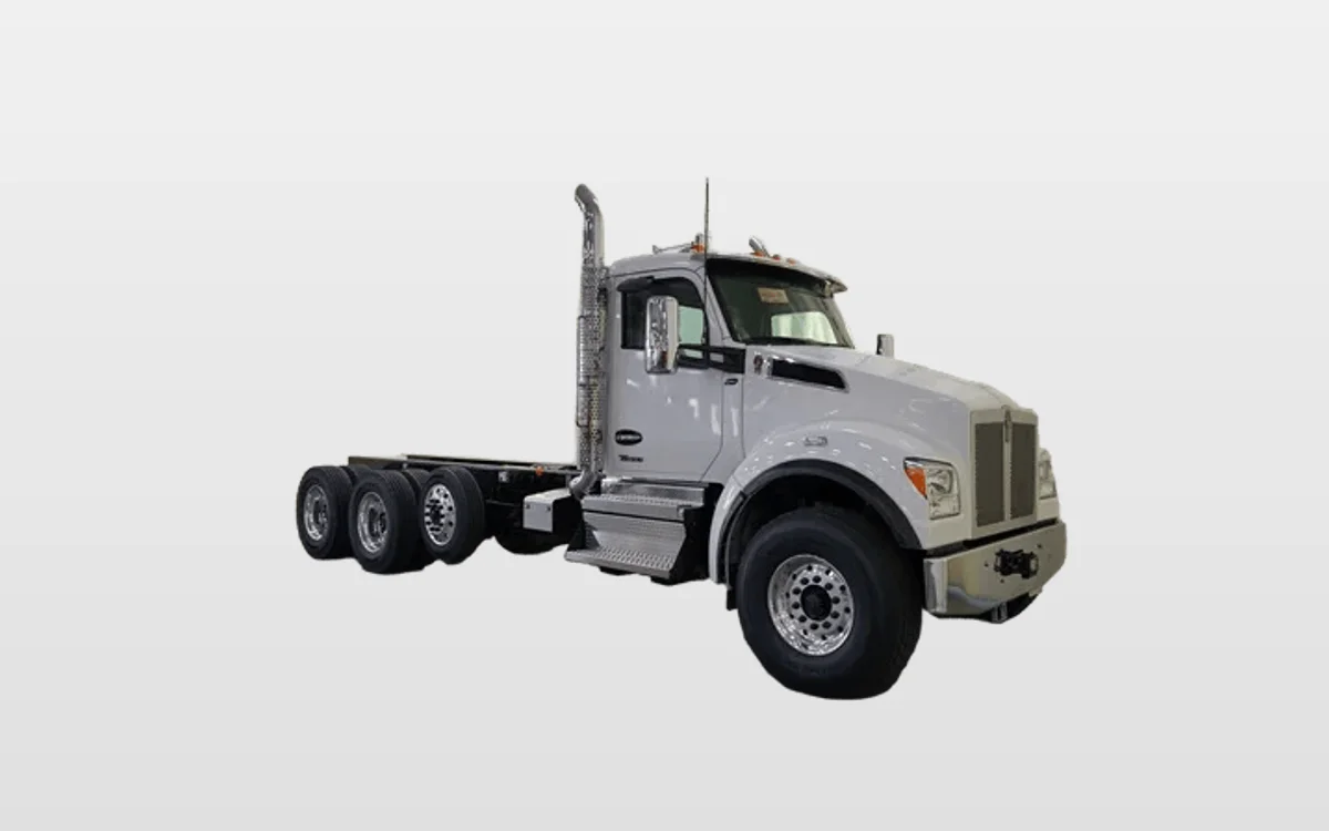 2026 Kenworth T880 - image 1