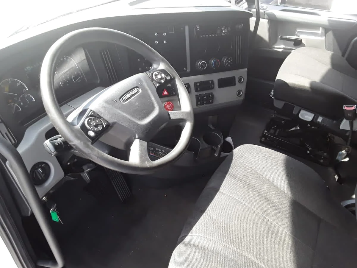 2020 Freightliner Cascadia in Allentown, PA — photo 7