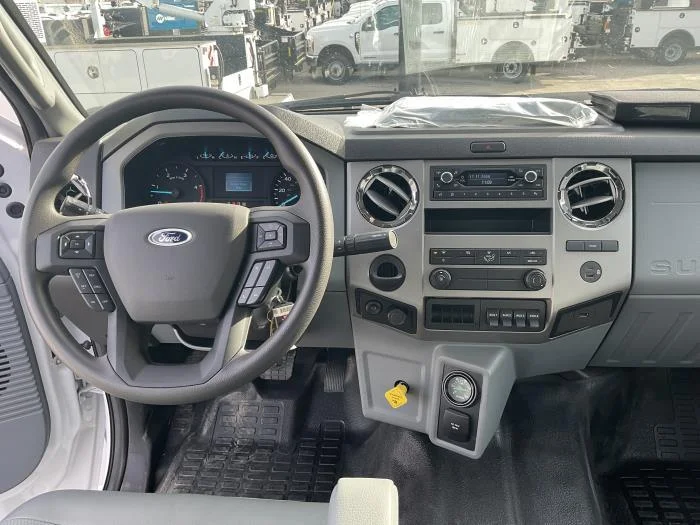2027 Ford F-750 — photo 15