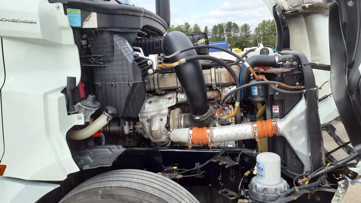 2020 Freightliner Cascadia in Birmingham, AL — photo 11