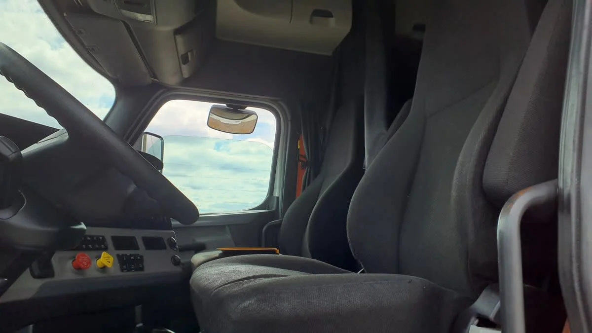 2020 Freightliner Cascadia in Birmingham, AL — photo 7