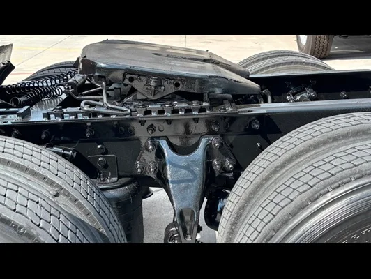2022 International LT in El Paso, TX — photo 4