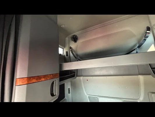 2022 International LT in El Paso, TX — photo 25