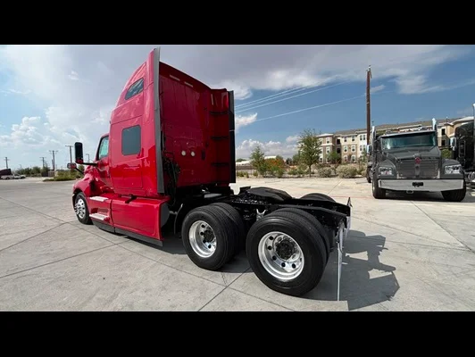2022 International LT in El Paso, TX — photo 15