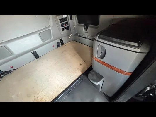 2022 International LT in El Paso, TX — photo 28