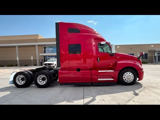 2022 International LT in El Paso, TX — photo 10