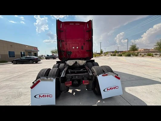 2022 International LT in El Paso, TX — photo 5