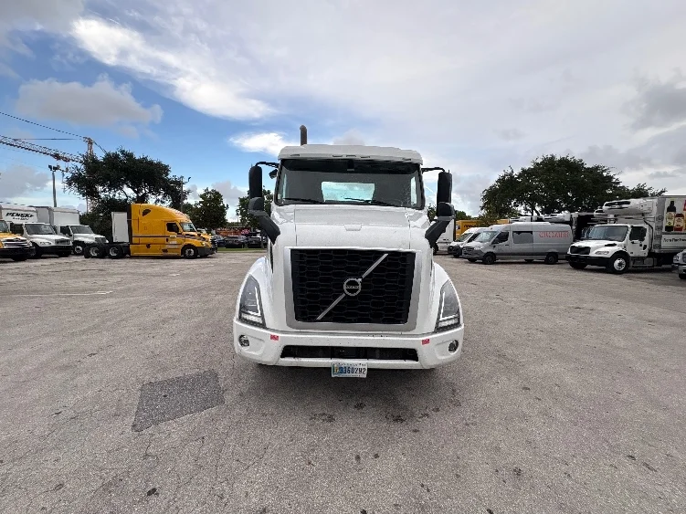 2023 Volvo in Medley, FL — photo 2