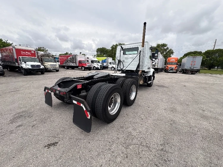 2023 Volvo in Medley, FL — photo 7