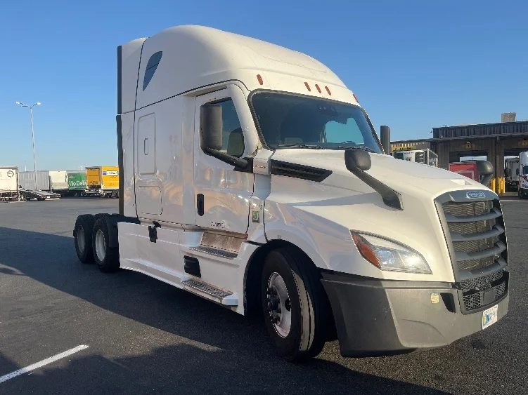2023 Freightliner Cascadia in Fontana, CA