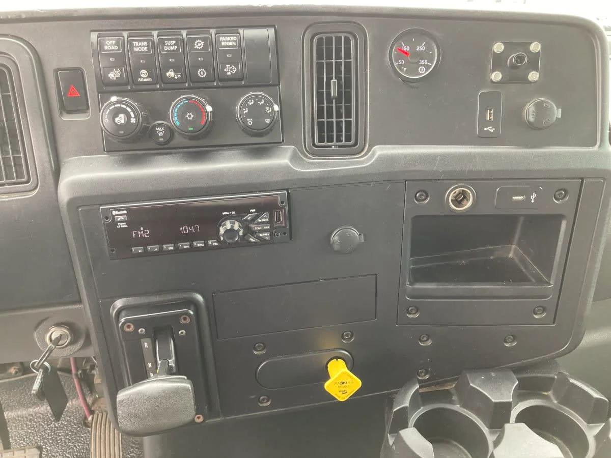 2020 International MV - image 14