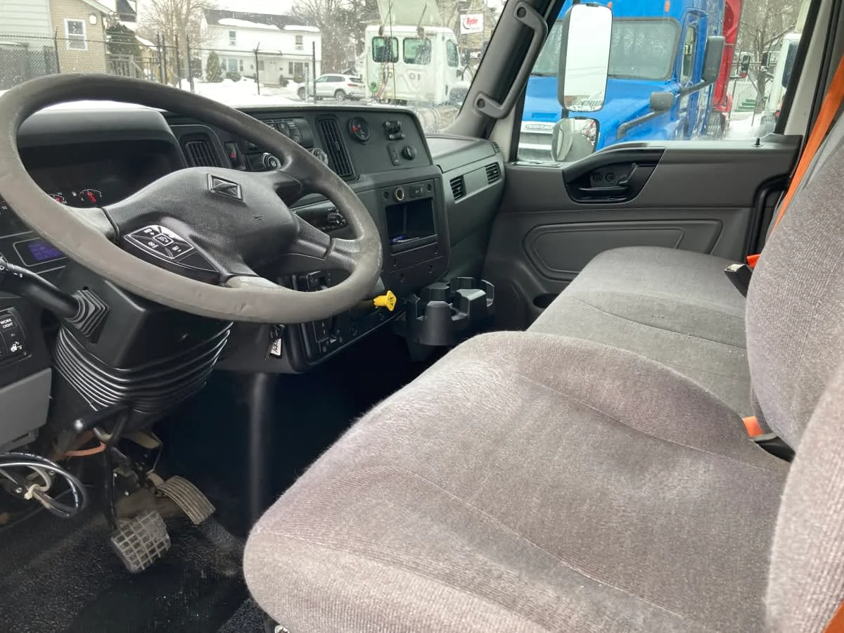 2020 International MV - image 12