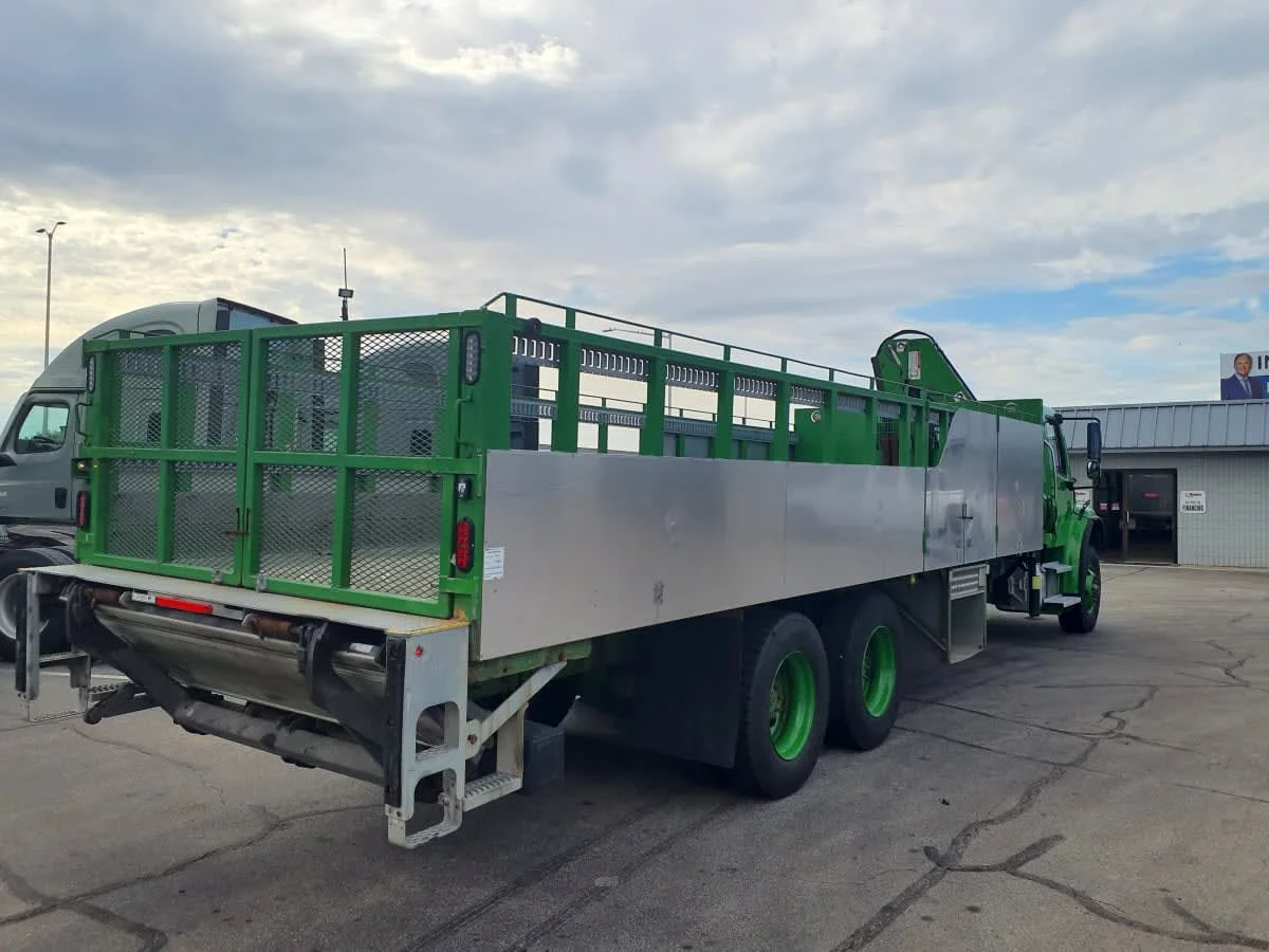 2019 Freightliner M2 106 in Oak Creek, WI — photo 4