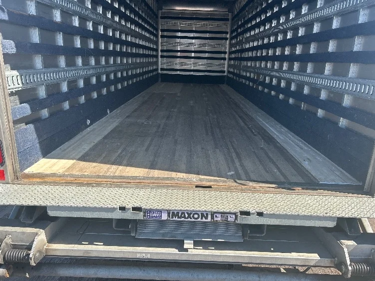 2019 Hino 268 - image 10